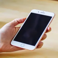 Jak włączyć długo nieużywany telefon? Proste kroki, które pomogą