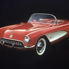 Jakie są kluczowe aspekty historii i specyfikacji Corvette C1?