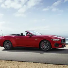 Mustang z automatem czy manualem - co wybrać i na co uważać w 2025?