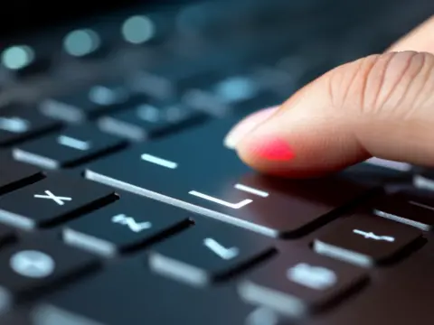 Jak zrobić ź na laptopie - poradnik krok po kroku