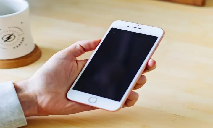 Jak włączyć długo nieużywany telefon? Proste kroki, które pomogą