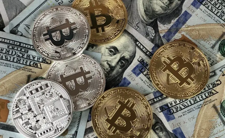 Portfele cyfrowe i gadżety płatnicze: jak Apple Pay, Google Pay i kryptowaluty zmieniają świat rozrywki online