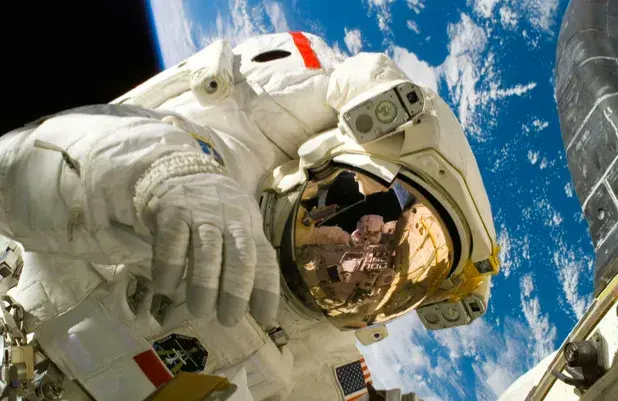 Eksploracja kosmosu i komercyjne podróże kosmiczne