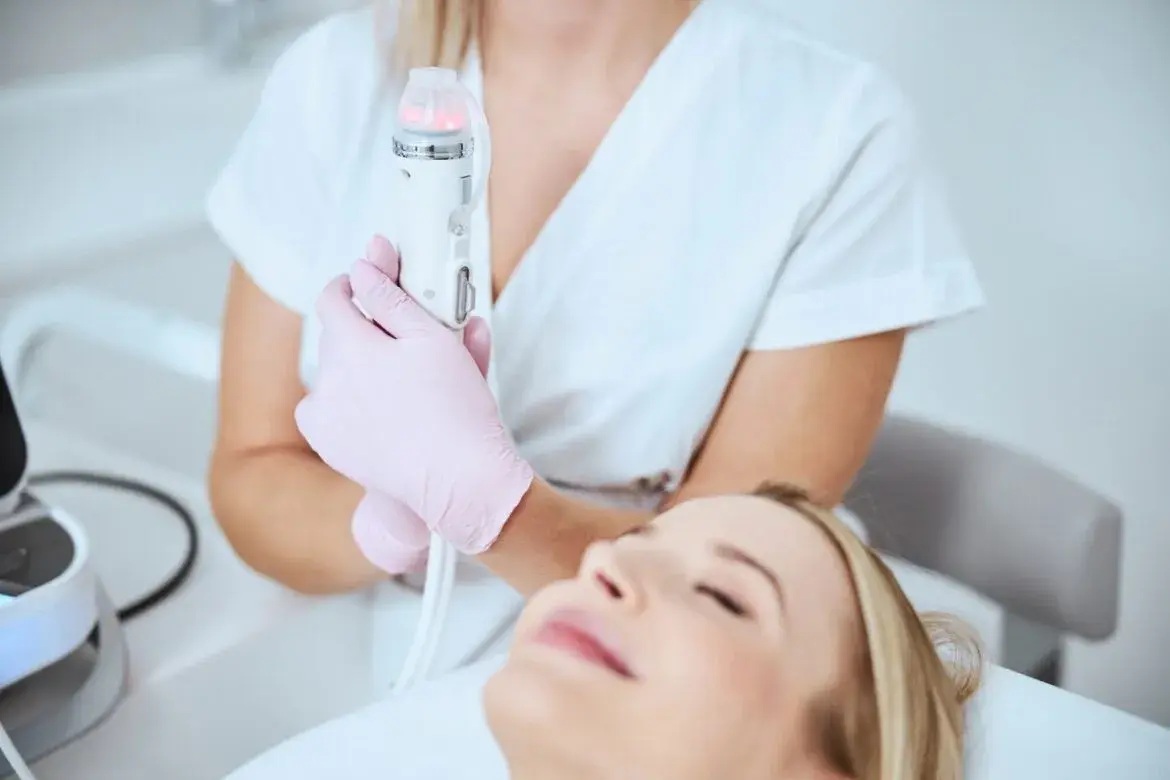 Jak wynajem urządzeń kosmetycznych może wpłynąć na Twój salon urody?