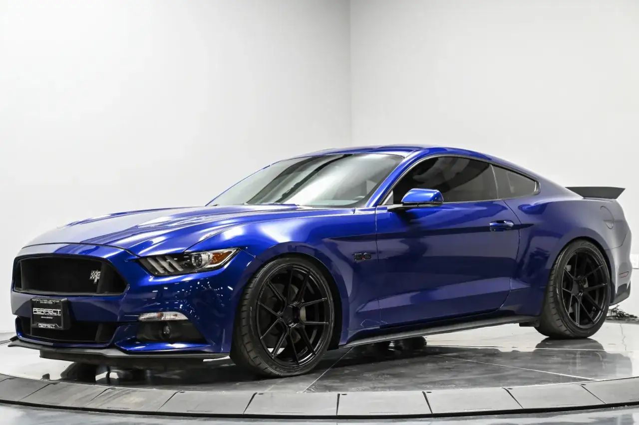 Zdjęcie Ford Mustang GT: Aktualne ceny, dostępne wersje i koszty utrzymania